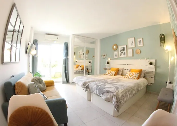 New Studio Minerva Benalmadena Lateral Sea Views